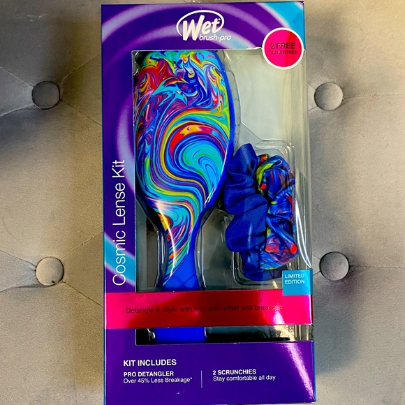 Wet Brush Other - Wet Brush Pro detangler brush scrunchie kit